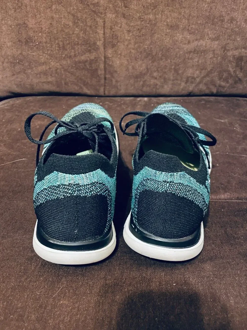 Nike Flyknit Free 4.0 Women's 10.5 US Black Sail Voltage 717076-013 42.5 EUR